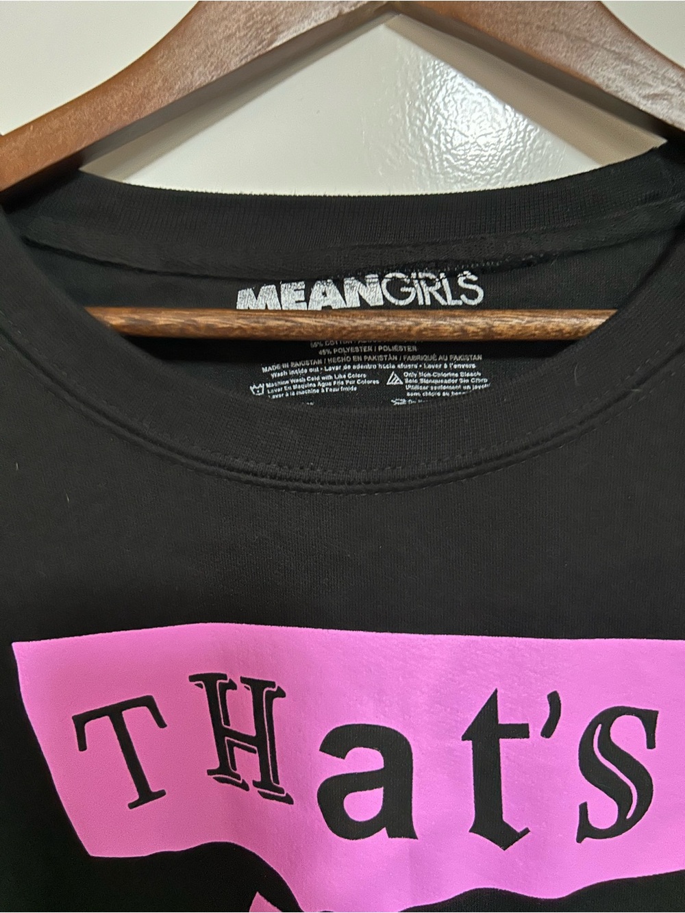 Mean Girls 'That's So Fetch' Black Sweatshirt with Pink Graphic 2X - Picture 3 of 6